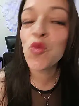 Isa bluee online show from May 24, 1:37 am