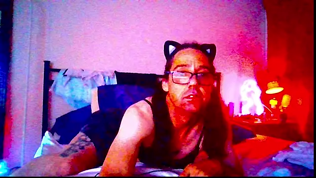 courtney1982 online show from April 6, 4:30 pm