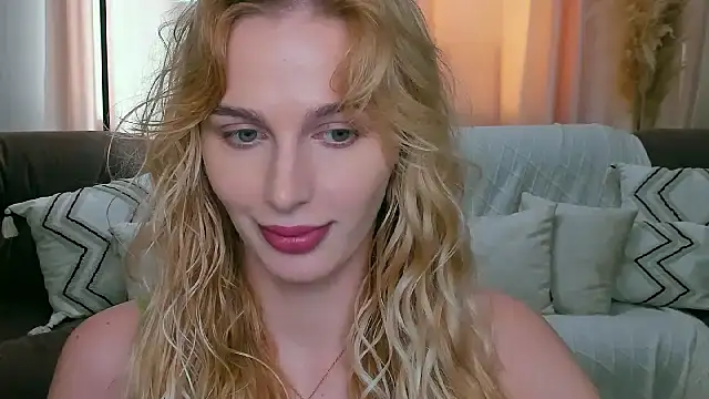 blonde  flirt online show from April 17, 11:45 am