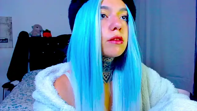 LannieGonzales online show from May 25, 12:37 pm