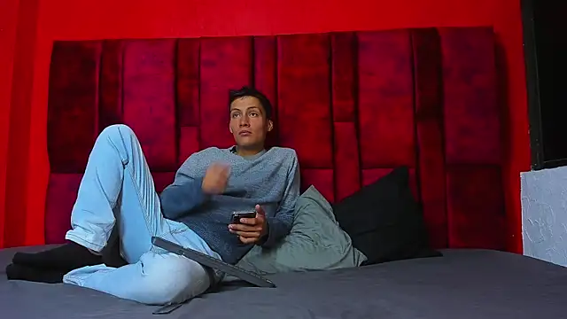 LuckandSamuel online show from April 30, 2:28 am