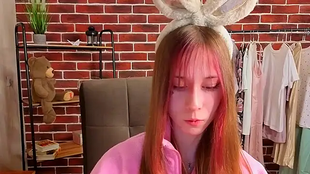 JudyyCarroll online show from April 10, 2:01 pm