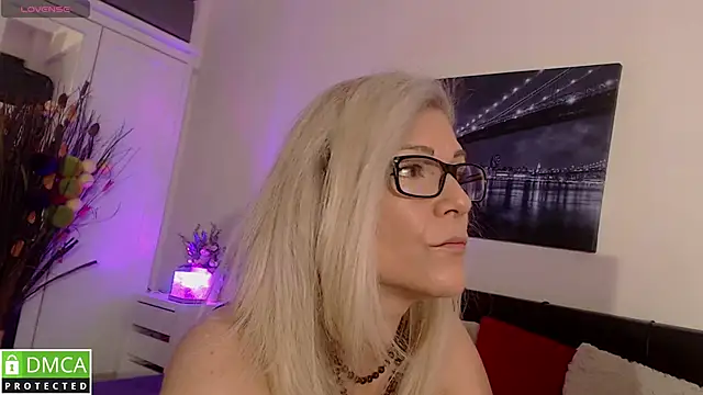 reeya71 online show from June 2, 2:12 am