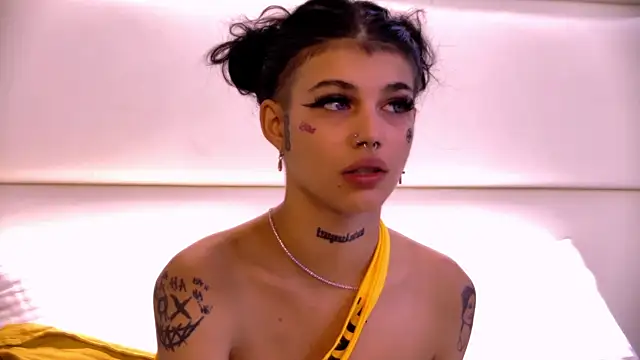 YasminnStorm online show from May 28, 4:21 am