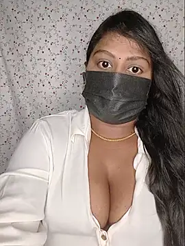 Romantic Woman online show from June 17, 7:15 pm