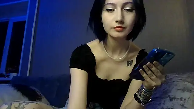 Alechka online show from April 5, 4:50 pm