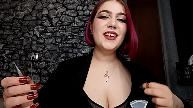 E thie online show from April 4, 1:21 pm