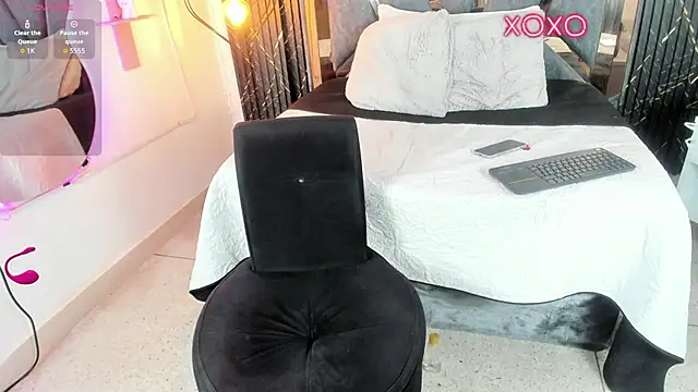 Miia Deluxe online show from June 15, 2:34 am