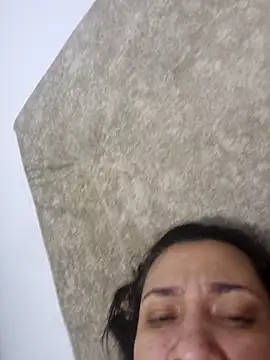 Nia amaur online show from April 8, 6:26 am