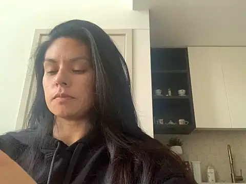 VixenBlade online show from May 13, 2:06 am