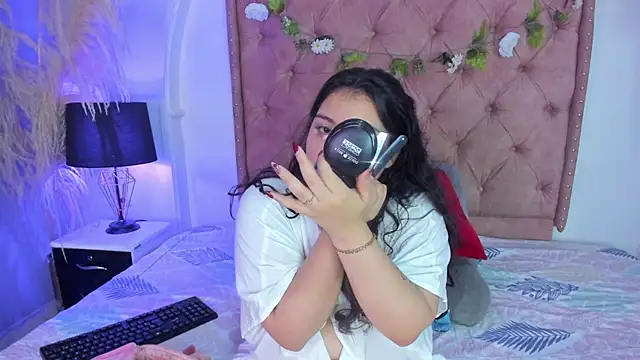 ROSELEI  online show from May 27, 4:31 am