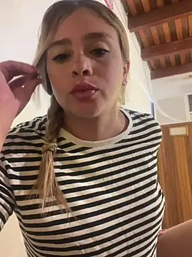 jade06  online show from May 5, 9:07 pm