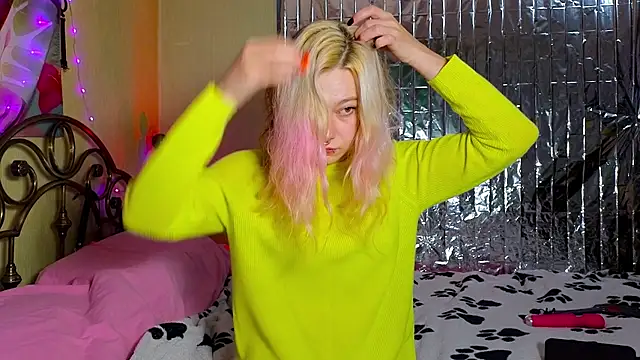 Snapshot of Sansarella chatting on September 26, 4:04 pm Sansarella online show from September 26, 4:04 pm