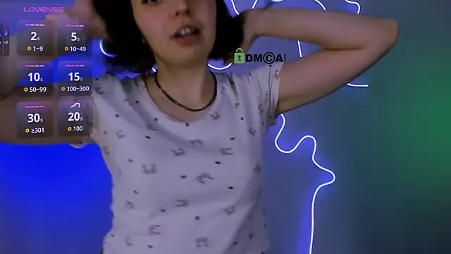 mia mooon  online show from June 12, 9:06 am