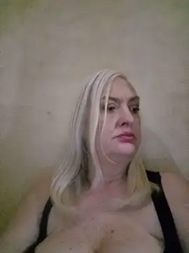 Julia20X online show from May 27, 3:42 pm