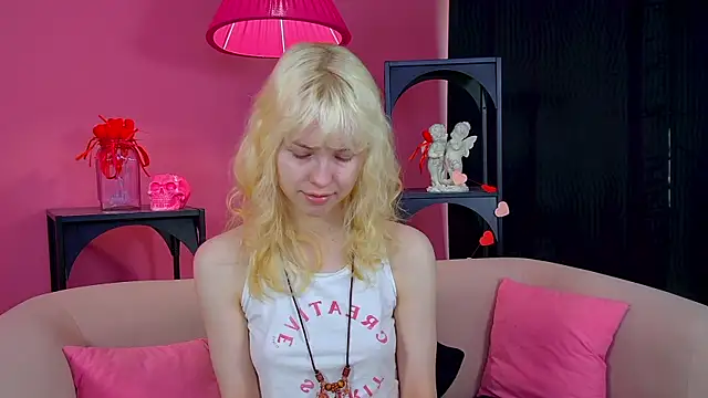 HannahHollis online show from May 7, 6:28 am
