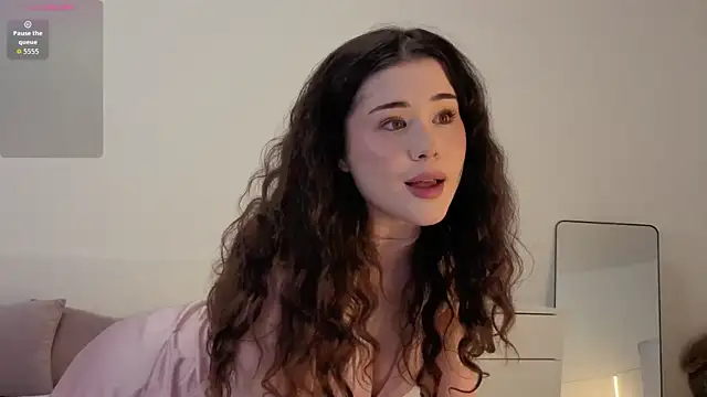 ChloeBlisss online show from April 11, 4:07 am