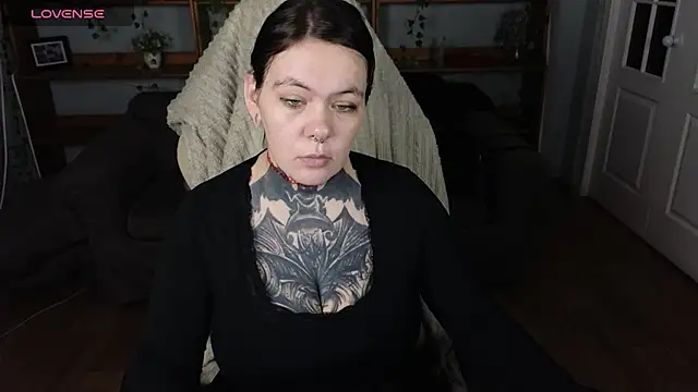 QwertyAnnie Lbo online show from April 27, 3:53 pm