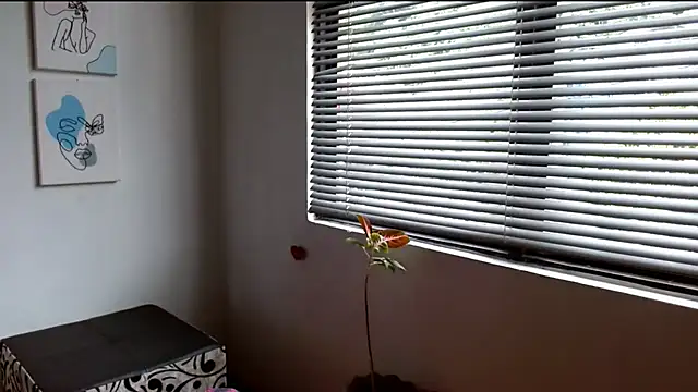 alisonnturbay online show from May 29, 2:04 pm