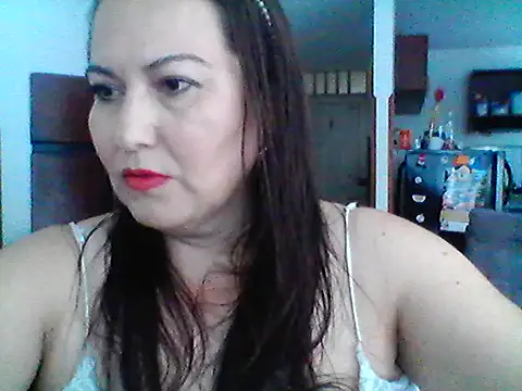 Caroline mommy online show from April 11, 7:50 pm