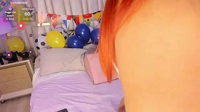 ChloeCartier online show from June 27, 8:15 pm