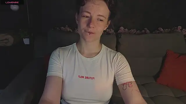 Ricki Bloom online show from June 24, 1:15 am