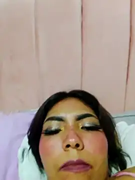 Izel  online show from June 16, 2:01 am