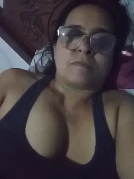 PienCanela online show from May 31, 2:17 am