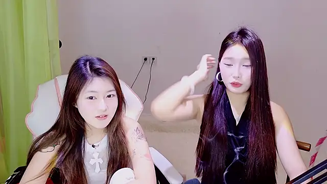 Xiongchumo1120 online show from April 16, 2:23 am