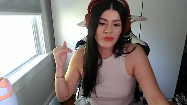 cassiealvarez online show from April 24, 7:49 pm