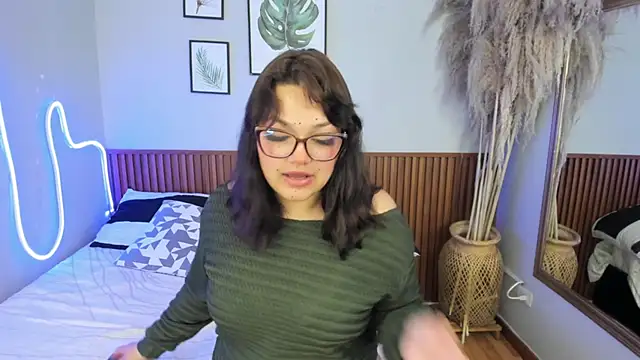 AMBERBENELLI online show from April 18, 3:31 am