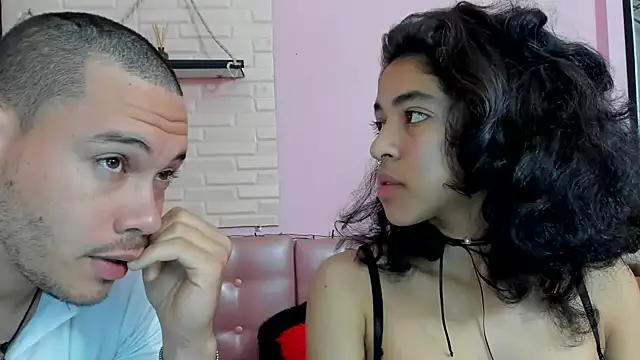 Aronandmoli69 online show from June 16, 1:23 pm