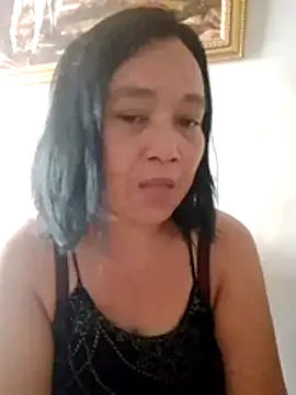 jeanyummytits online show from June 21, 7:12 am
