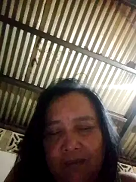 jeanyummytits online show from June 27, 12:22 pm