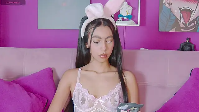Mia Gloww  online show from May 26, 8:30 pm