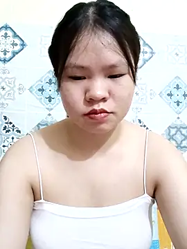 Seraphinahh online show from May 11, 6:27 pm
