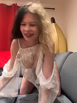 AniLovee online show from April 22, 8:06 pm