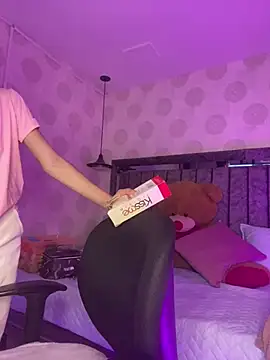 Alahia pink  online show from April 17, 5:09 am