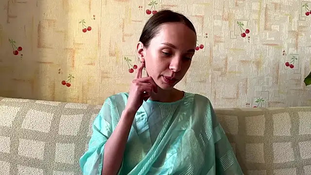 AdriannaBill online show from April 26, 4:27 pm