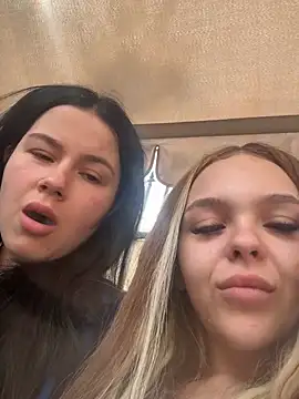 MicheyyAdam online show from May 4, 11:58 am