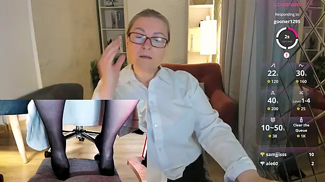Alexandra Kind online show from June 18, 8:47 pm