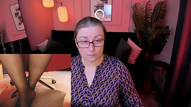Alexandra Kind online show from April 29, 8:47 pm