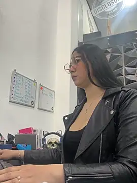 Isabellaa  moon online show from April 15, 4:18 pm