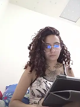 Aura Phone online show from April 30, 2:28 am