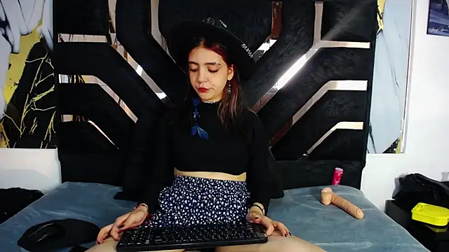 amberblackcs01 online show from May 3, 3:26 pm