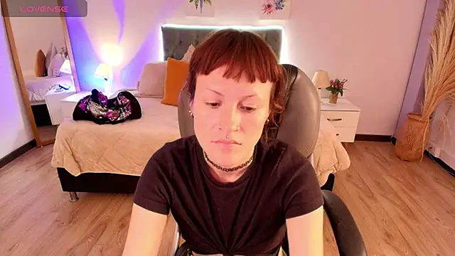 Kim Jeins666  online show from July 18, 7:16 pm