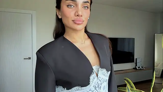 MelindaReny online show from May 11, 9:11 am