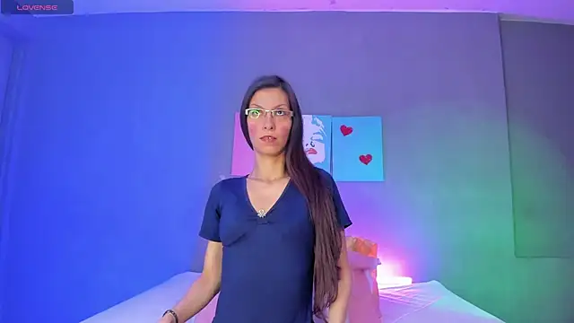 BunnyThompson online show from April 22, 5:10 pm