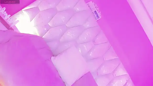 ValeriQueen online show from June 25, 1:02 pm