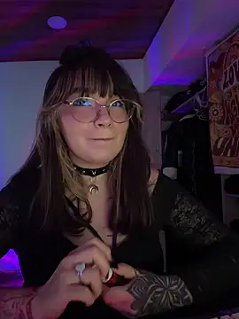 QueenOfBeherits online show from May 9, 2:57 am